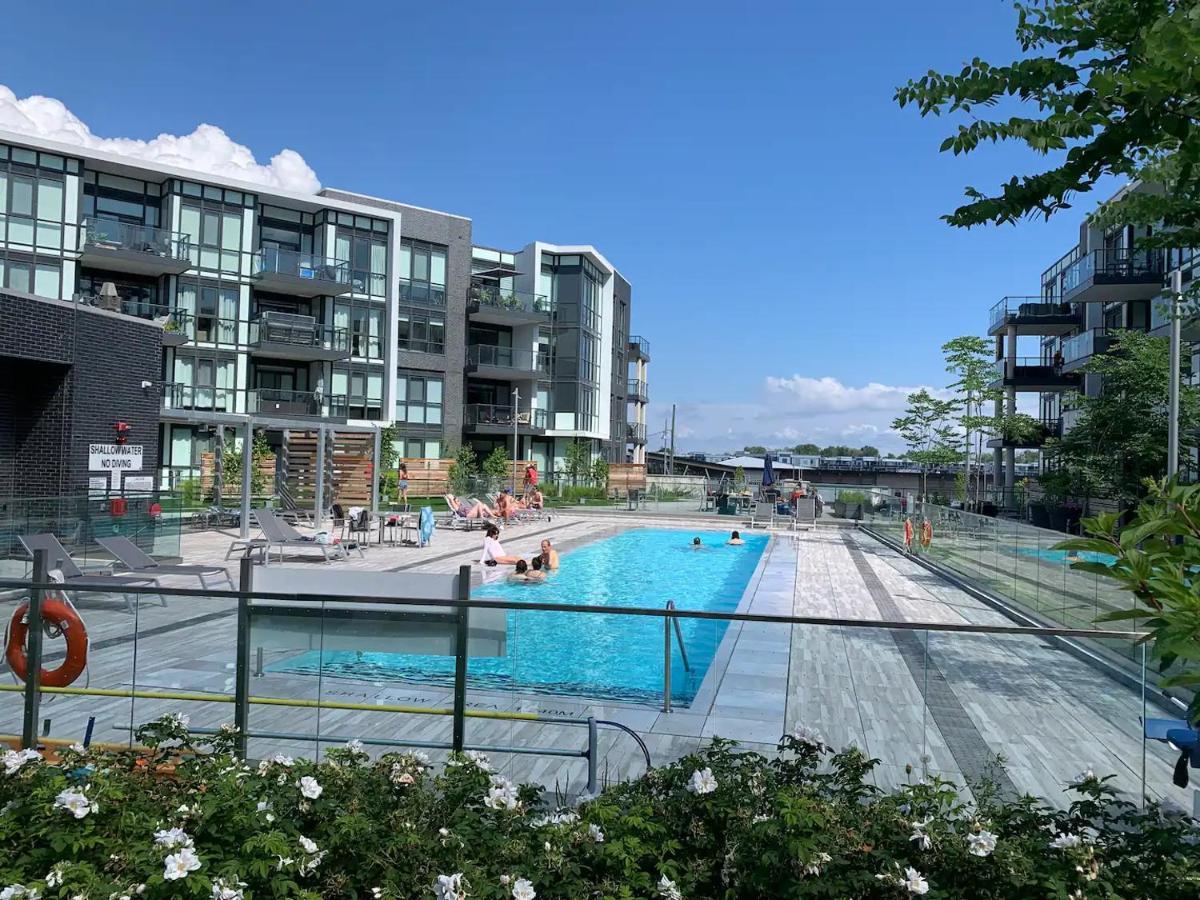Pet Friendly Condos At Friday Harbour Innisfil المظهر الخارجي الصورة