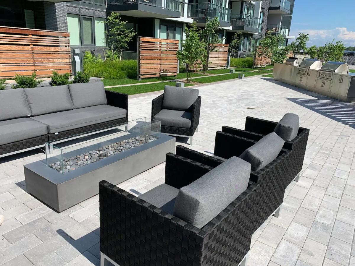 Pet Friendly Condos At Friday Harbour Innisfil المظهر الخارجي الصورة
