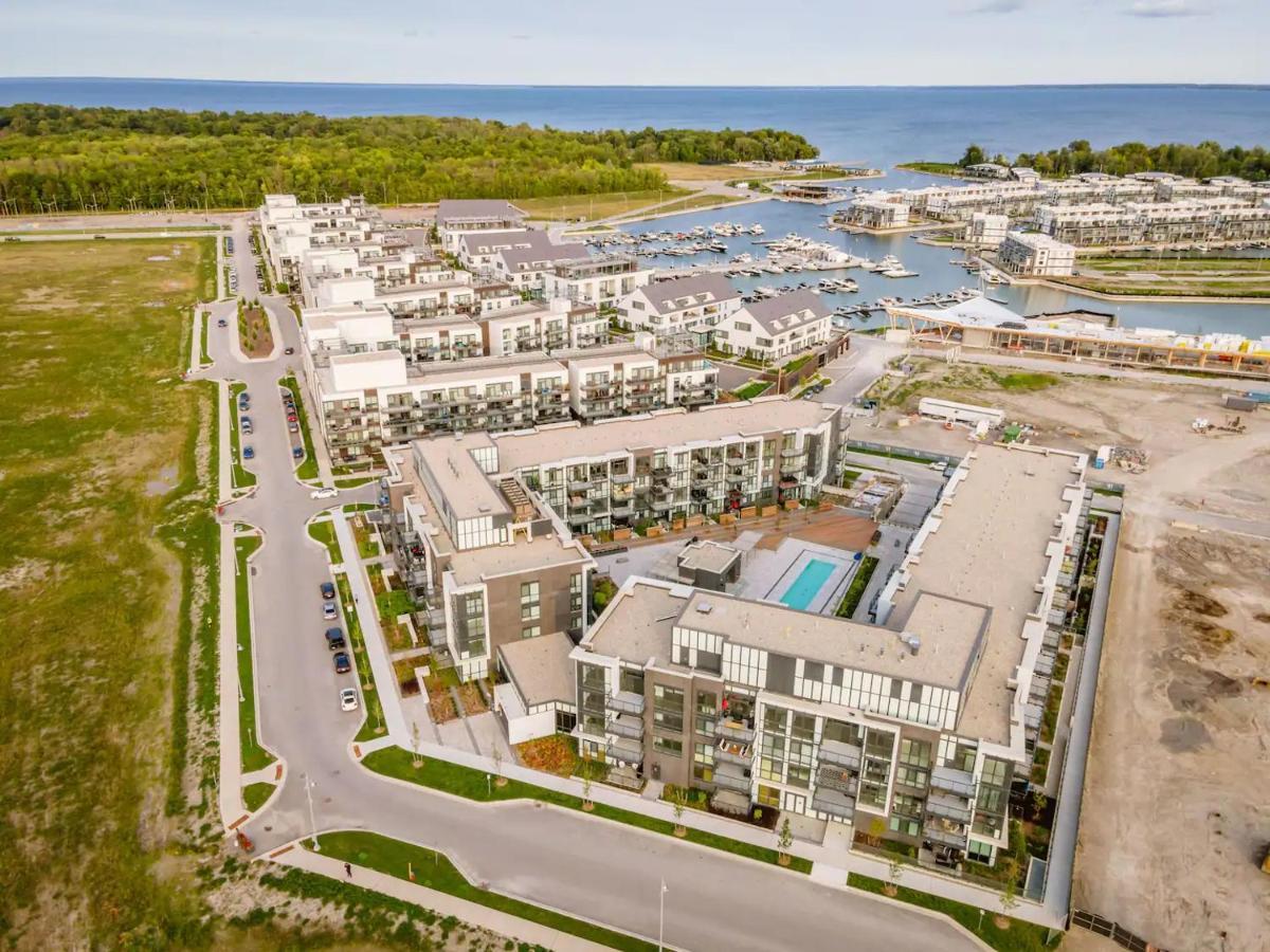 Pet Friendly Condos At Friday Harbour Innisfil المظهر الخارجي الصورة