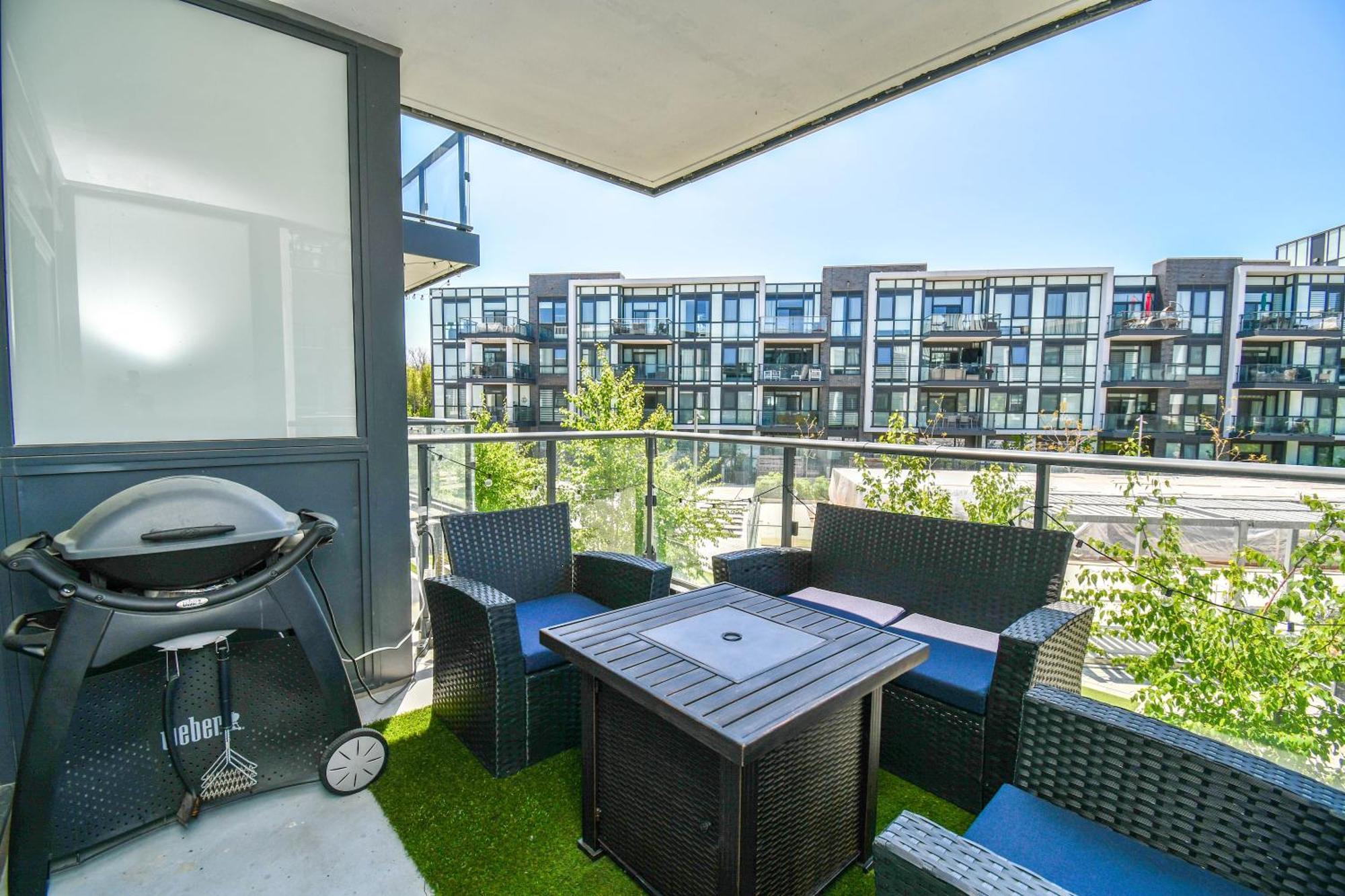 Pet Friendly Condos At Friday Harbour Innisfil المظهر الخارجي الصورة